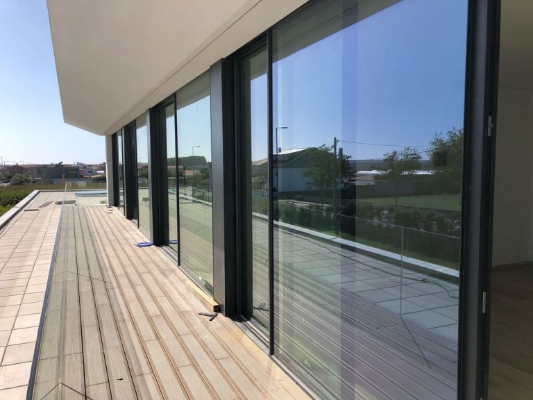 baie-vitree-fenetre-coulissante-entreprise94