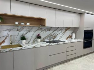 conception et pose cuisine dekton ultra resistant et meuble medium hydrofuge