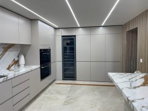 grand frigo meuble cave a vin encastrable cuisine sur mesure