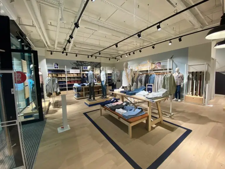 agencement commerces de détail boutique Dockers